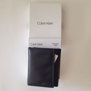 New in box authentic calvin klein real leather men's trifold wallet